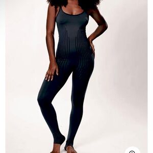 NWT Astro Remiges black athletic jumpsuit Size Medium